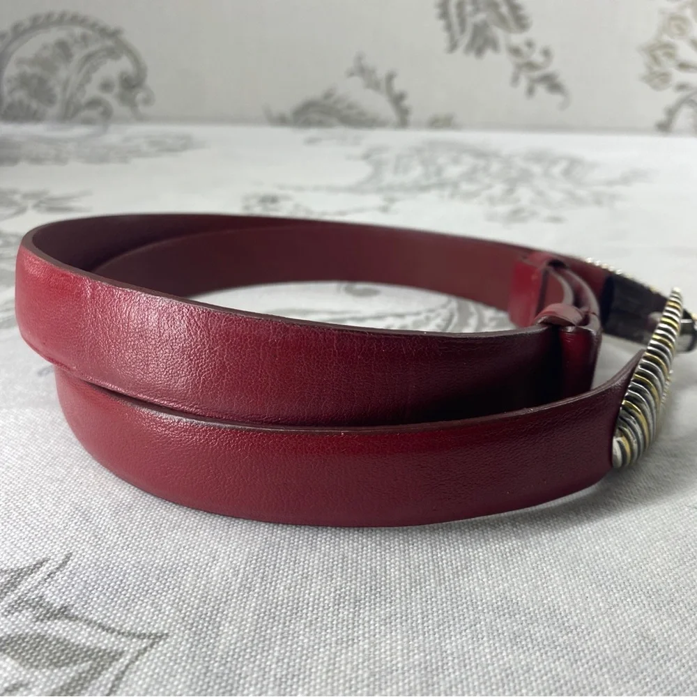 CHICO'S Red Leather Adiust Belt M/L‎ Silver/Gold Hook Buckle
